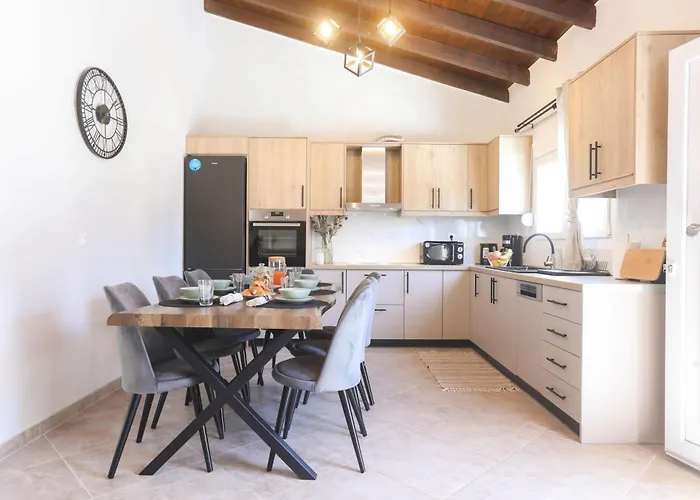 Semesterbostad Luxury And Tranquility - Halicouna's Perfect Gem *